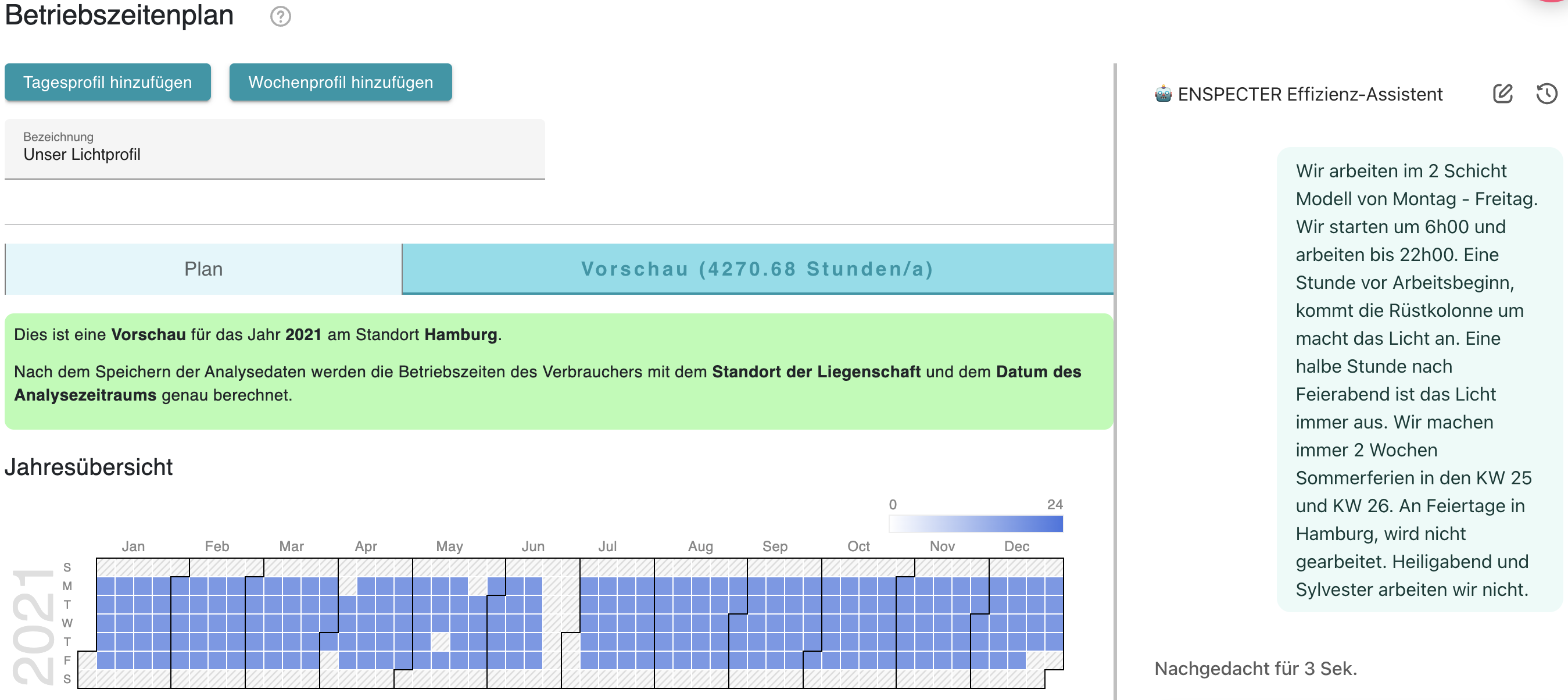 Betriebs­zeiten­plan-Editor in ENSPECTER mit dem Effizienz-Assistenten rechts: Freitext-Beschreibung wird in einen strukturierten Plan mit Jahresübersicht überführt